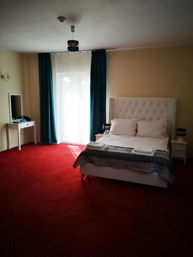 Hotel I Restauracja Admiral Legnica Dış mekan fotoğraf