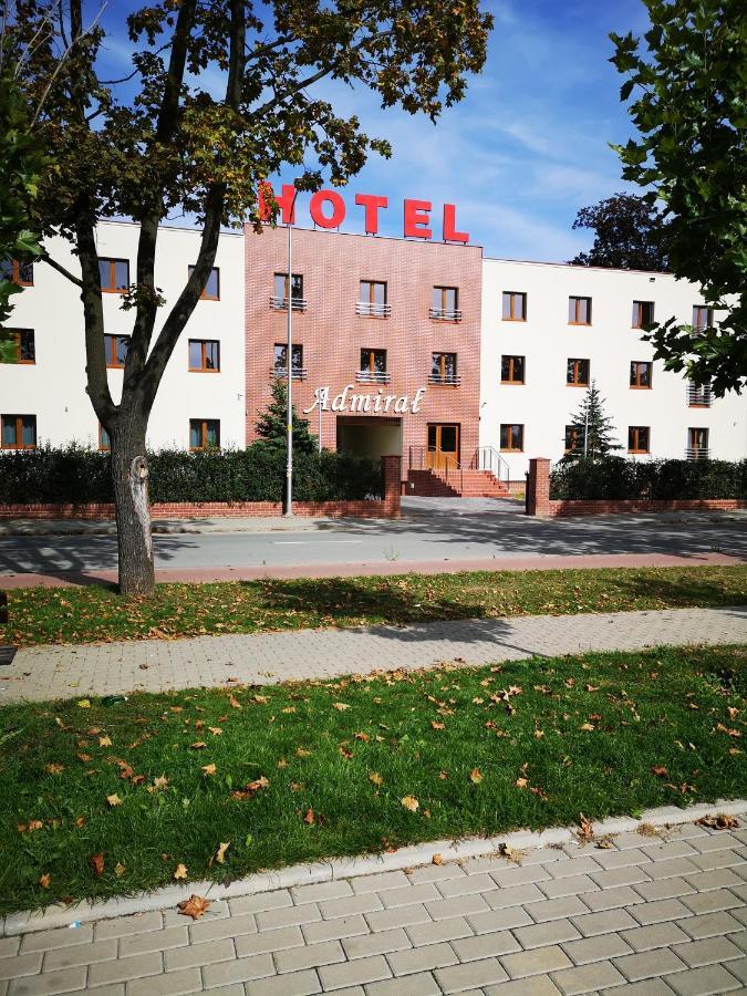 Hotel I Restauracja Admiral Legnica Dış mekan fotoğraf
