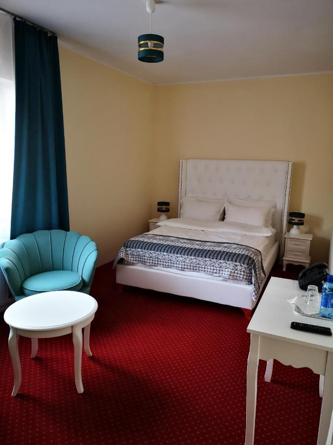 Hotel I Restauracja Admiral Legnica Dış mekan fotoğraf